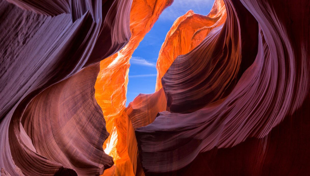 Vista dal basso di uno dei Canyon nel Grand Canyon negli USA