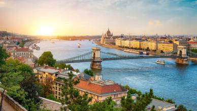 Dodici cose imperdibili da vedere (e mangiare) a Budapest