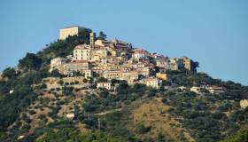 Castellabate: il borgo dove hanno girato Benvenuti al Sud