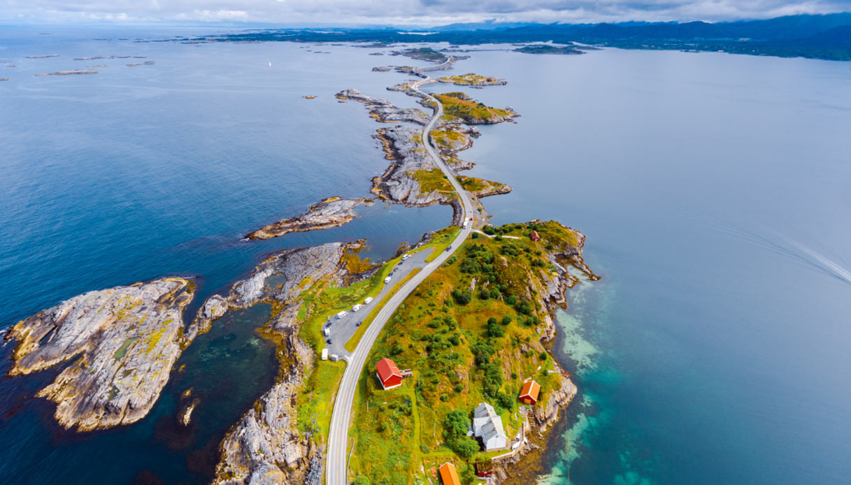 E' considerata la strada più bella del mondo e si trova in Norvegia