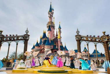 Natale A Disneyland Paris Tra Spettacoli E Incontri Con Le Principesse Siviaggia