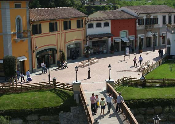 Indirizzi degli outlet in Italia (e non solo). Foto e info dei migliori