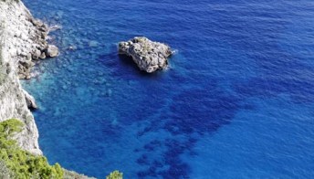 Capri, un paradiso tra grotte e Faraglioni
