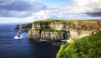 In Irlanda, lungo la Wild Atlantic Way, la strada più panoramica