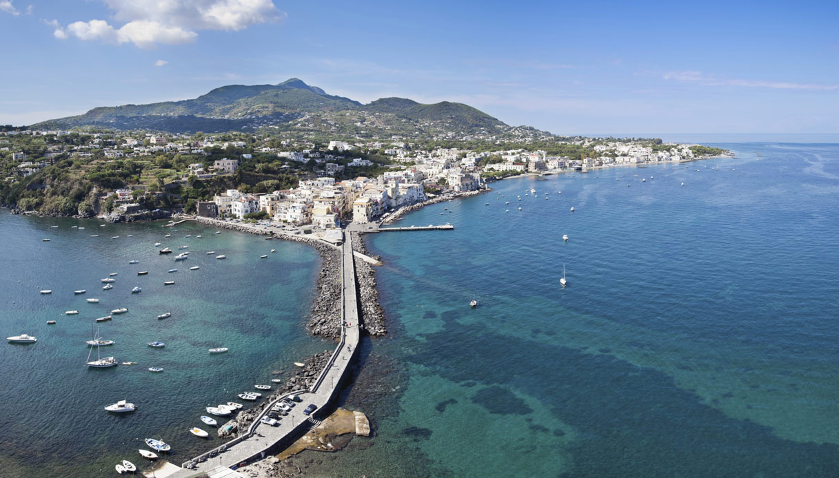 ischia splendido set della serie tv a casa tutti bene di gabriele muccino