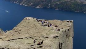 Preikestolen, la roccia a picco sui fiordi norvegesi