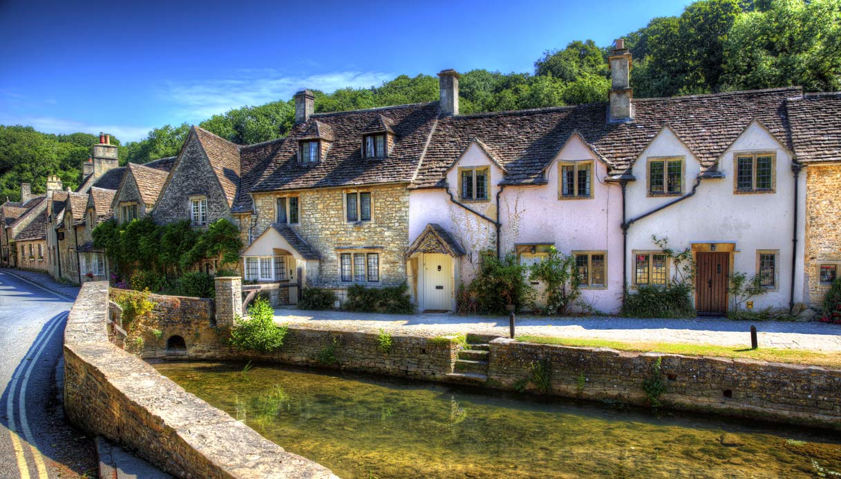 Il villaggio inglese più bello è Castle Combe