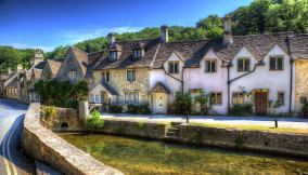 Castle-Combe_th_1217