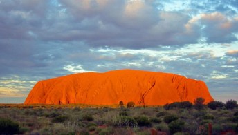 In Australia, Ayers Rock è la roccia delle meraviglie