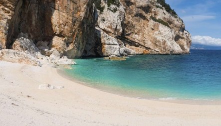 Cala Rossa A Favignana Come Raggiungere La Spiaggia E Cosa Vedere Siviaggia