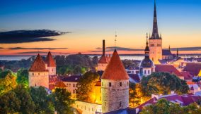 Tallin al tramonto