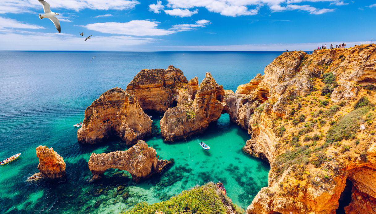 Cosa vedere in Algarve, il paradiso per gli amanti del surf e della natura