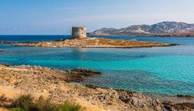 Stintino, un viaggio tra le sue spiagge da sogno: da La Pelosa a Le Saline
