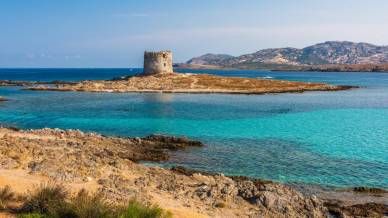 Stintino, un viaggio tra le sue spiagge da sogno: da La Pelosa a Le Saline