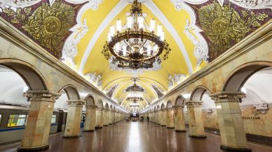 Mosca ha una metropolitana meravigliosa, un universo da scoprire