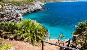 Cala Rossa, la spiaggia più bella dell’Isola di Favignana in Sicilia