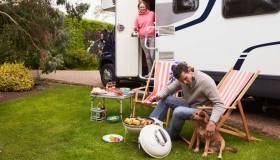 Camping e animali domestici: la vacanza Pet Friendly è più divertente