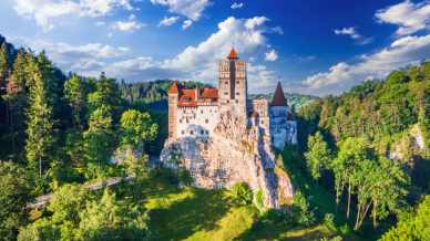 Il vero castello di Dracula esiste e non è in vendita: il castello di Bran