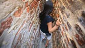 Quali sono le strade più strette del mondo (anche in Italia)