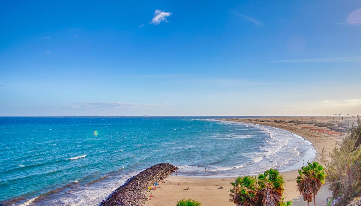 Il mare caldo tutto l'anno alle Canarie