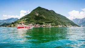 Lago d’Iseo: il 18 giugno si inaugura l’opera d’arte galleggiante più discussa