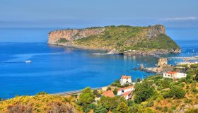 Al mare in Calabria: treno gratis se scegli uno di questi hotel