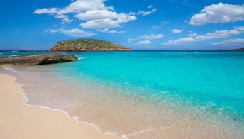 Ibiza: 7 spiagge in 7 giorni. Foto-itinerario