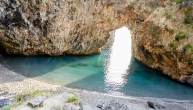 Come arrivare alla spiaggetta dell’Arcomagno a San Nicola Arcella, in Calabria