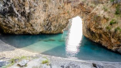 Come arrivare alla spiaggetta dell’Arcomagno a San Nicola Arcella, in Calabria