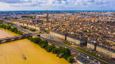 Come raggiungere Bordeaux dall’Italia in aereo, treno o bus
