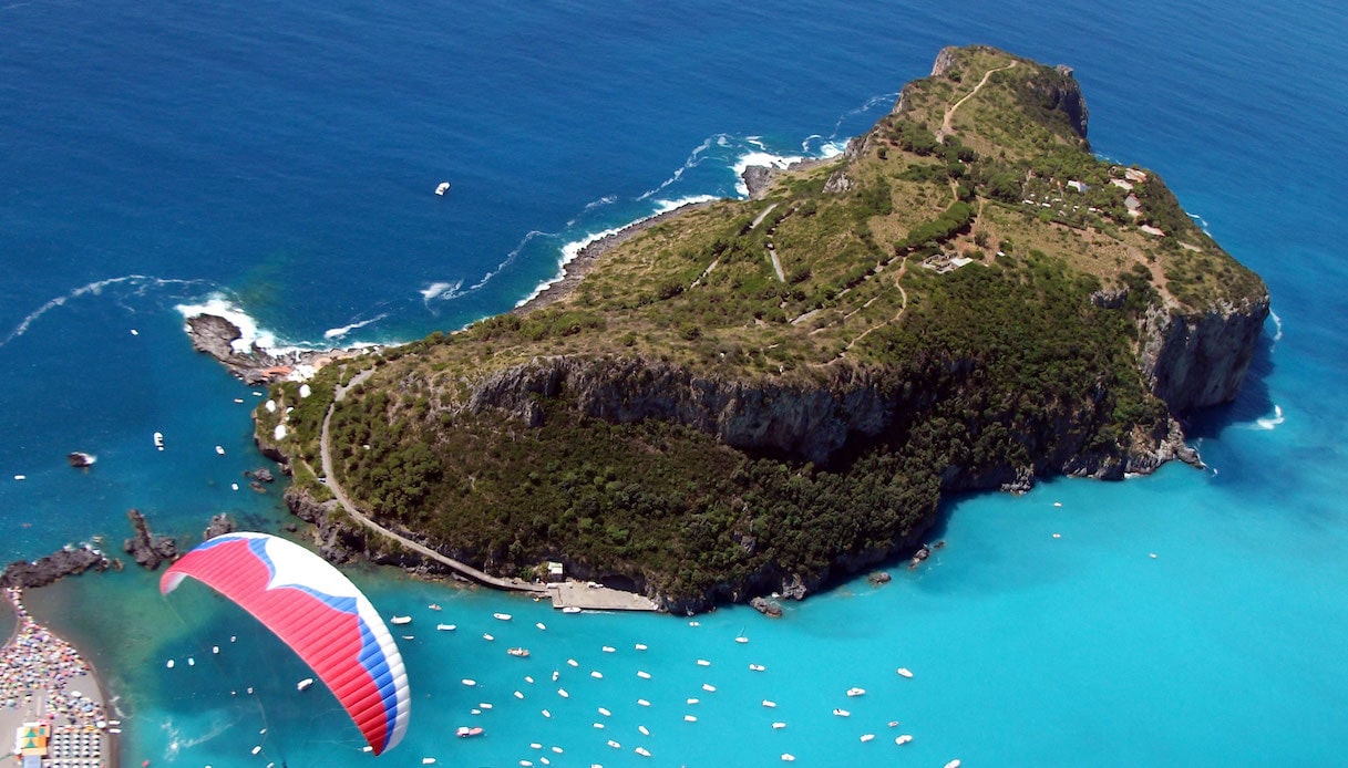 Isola di Dino in Calabria come arrivare e le grotte più belle Isola di Dino in Calabria come arrivare e le grotte più belle