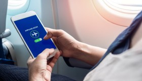 Si può tenere acceso il telefono in modalità aereo in fase di decollo? La risposta