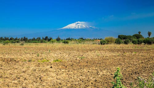 E Sembra Che Lui Dorma Come Etna E Stromboli