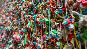 the-gum-wall_th_1217