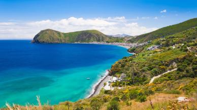 Lipari non è solo scogli, le spiagge di sabbia da non perdere