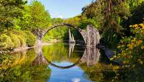 Ponte del Diavolo nel Park Kromlau