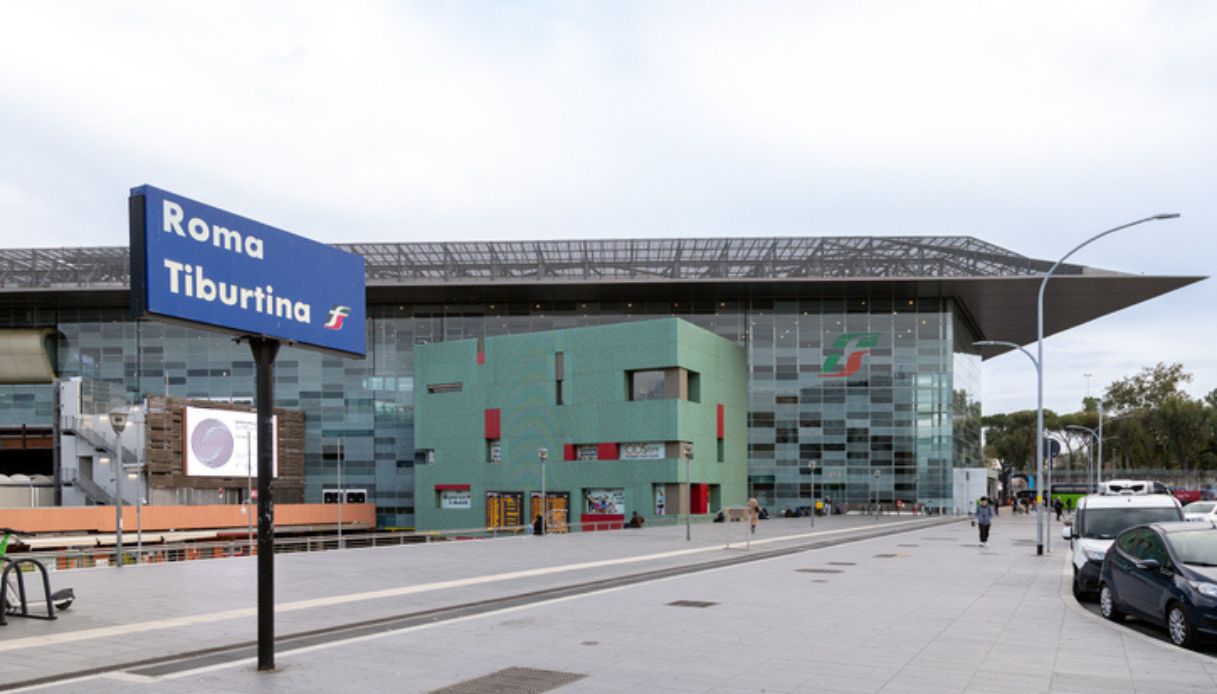 Ingresso della stazione ferroviaria di Roma Tiburtina, dalla quale è facilmente raggiungibile 