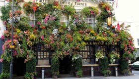 Da non perdere a Londra: il Churchill Arms pub a Notting Hill