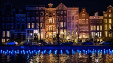 Amsterdam si illumina con lo spettacolo del festival delle luci