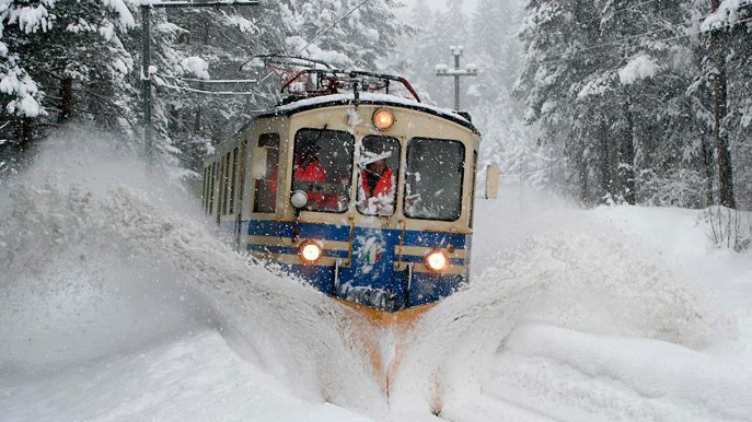 La ferrovia più panoramica d’Italia porta ai Mercatini di Natale