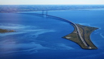 L’incredibile ponte che si getta nelle acque del Mar del Nord