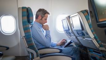 Nessun divieto in volo per l’utilizzo di pc e tablet in cabina