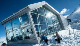 Sky Bar sul Presena: un rifugio di design a 3 mila metri di altezza