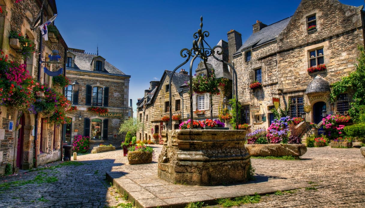 In Francia, il borgo da favola di Rochefort-en-Terre