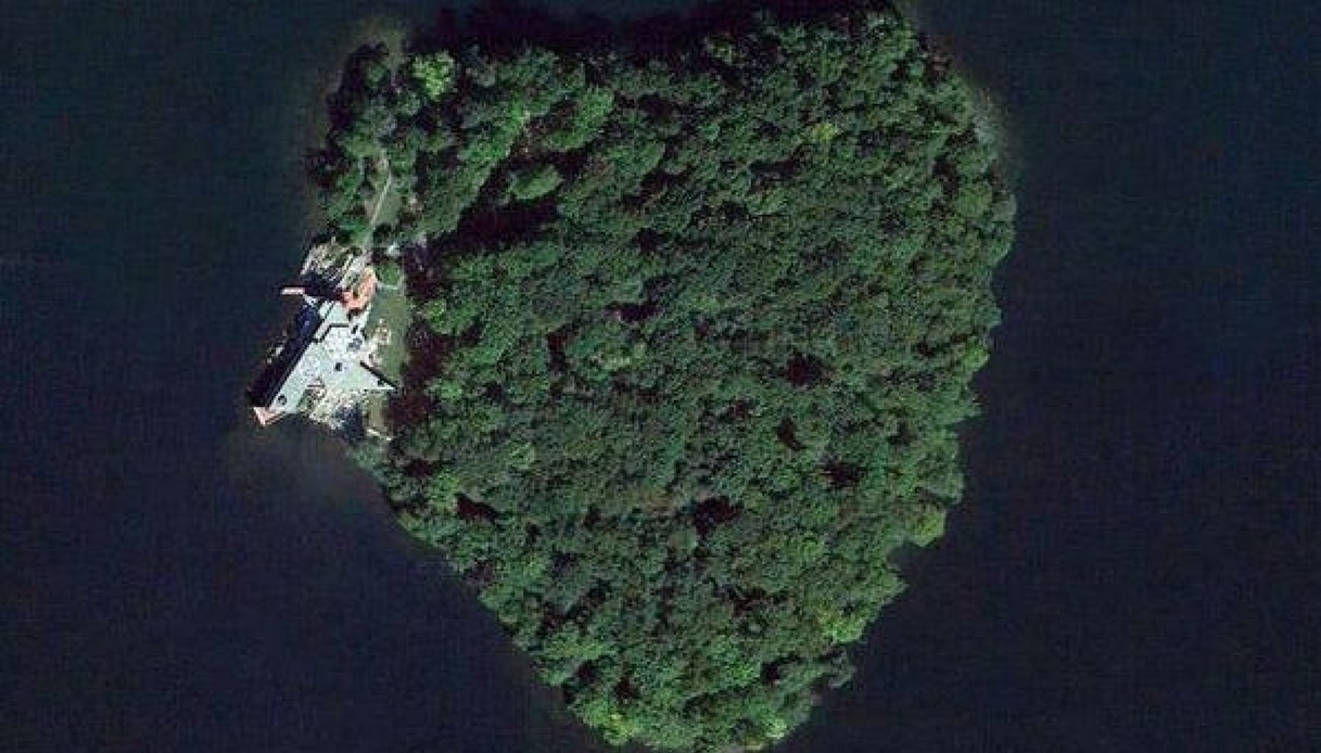isola a forma di cuore