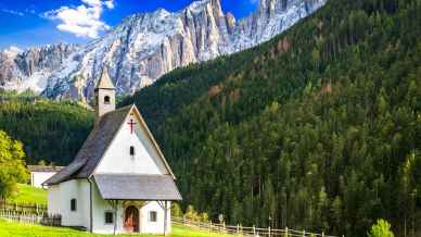 Viaggio a Nova Levante alla scoperta della magia delle Dolomiti