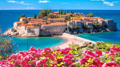 Vacanze a Sveti Stefan: turismo esclusivo in Montenegro