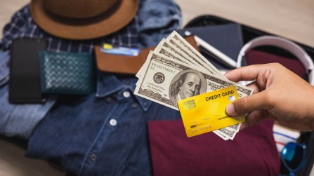Come pagare a New York: prelevare dal bancomat o usare le carte?