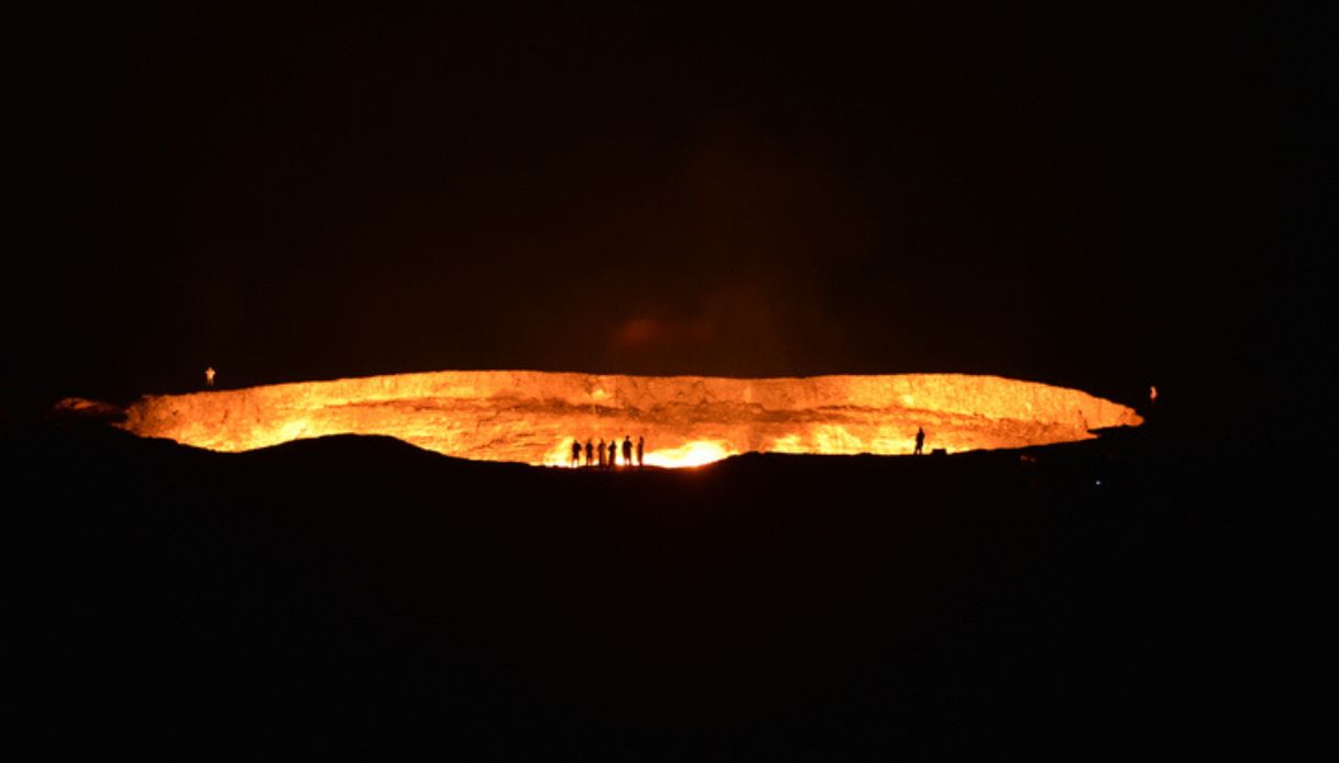 Cratere di gas di Dervaza, nei pressi di Ashgabat, considerata la porta dell'inferno