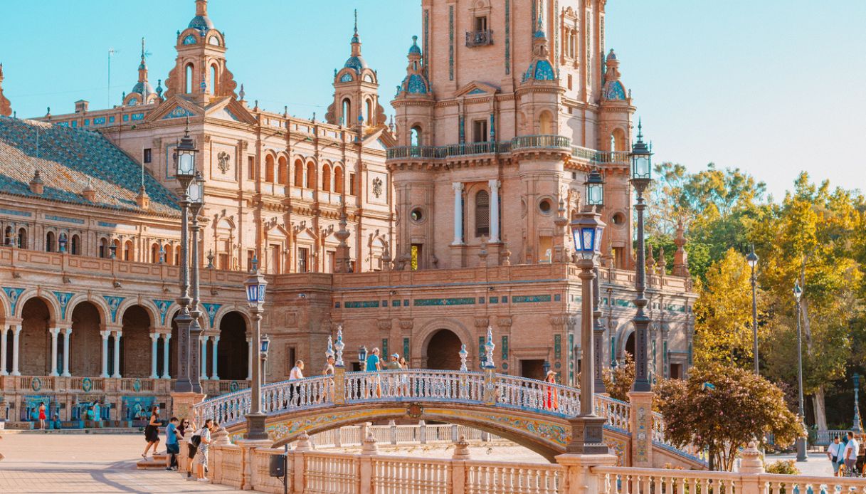 Piazza di Spagna a Siviglia, visibile dalla crociera sul fiume Guadalquivir